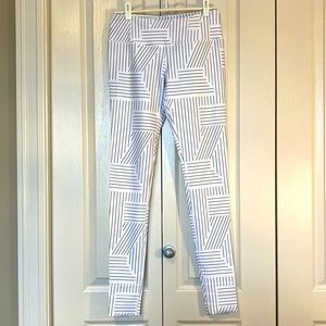 BNWOT. MPG white and black patterned leggings. Size small.